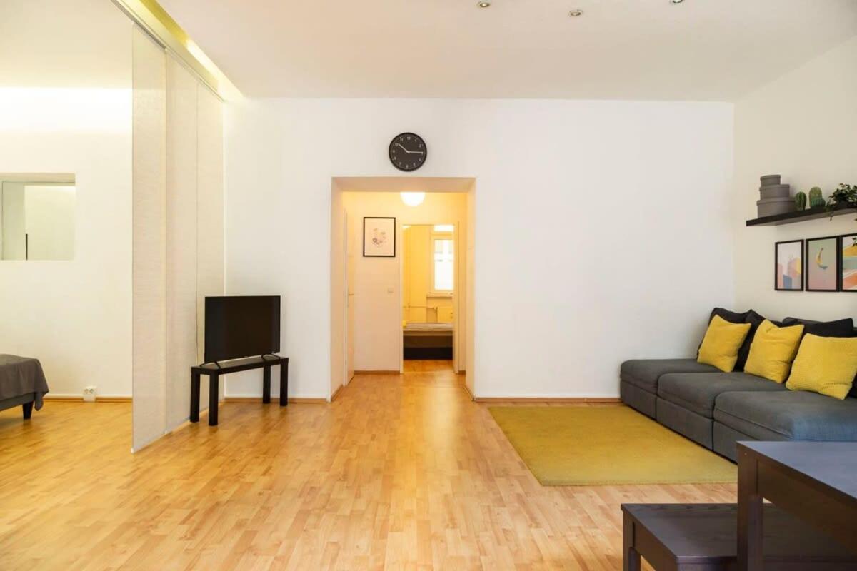 One Bedroom Apartment Berlin Neukoelln Eksteriør bilde